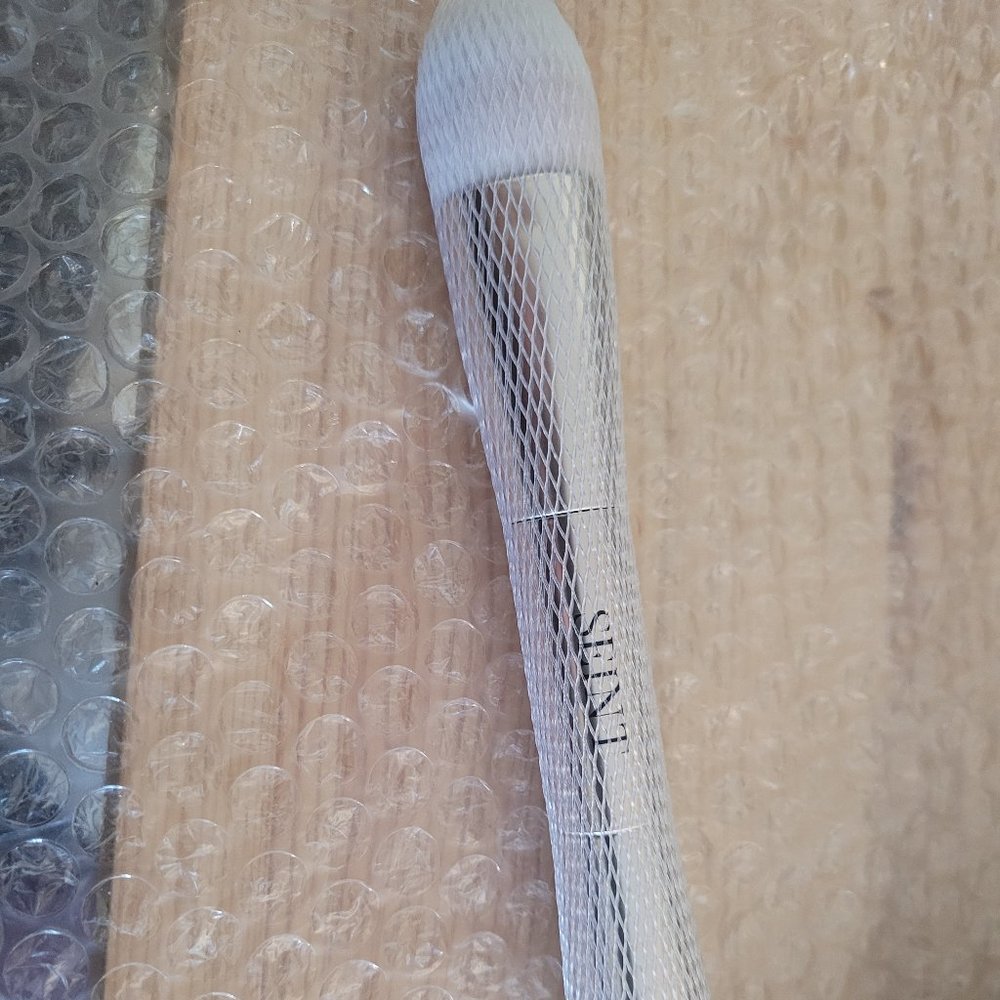 Seint IIID  brush